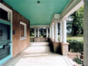 Virginia 1912 Boswell Mansion With 5,400 Sq Feet & Custom Curved Staircase Lists At Auction For 25K-6